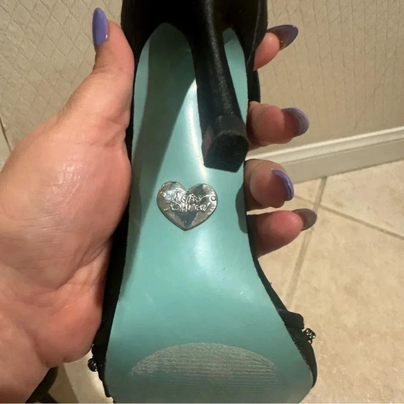 Blue‎ Betsey Johnson Black SB- Holly Heels Satin Beaded T-Strap Heels. Size 8.5 - Picture 8 of 16